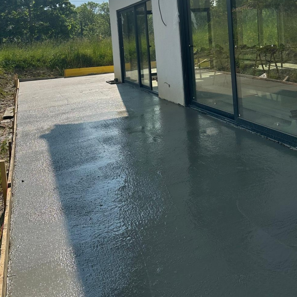 Après rénovation façade maison avec finition crépi